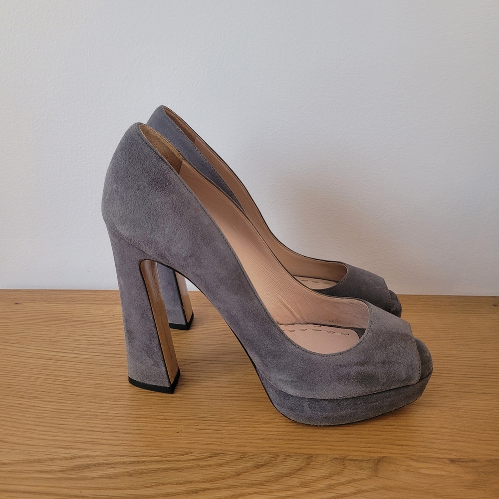 Miu Miu Grey Suede Peep-Toe Platform Pumps Heels 37½ Flared Heel Nebbia